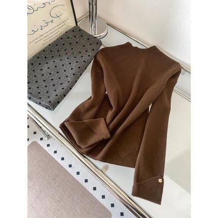 小香风半高领长袖针织毛衣女秋冬季保暖内搭修身别致纽扣打底上衣