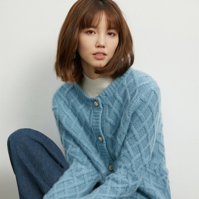 羊范长袖圆领山羊绒帽子可拆卸