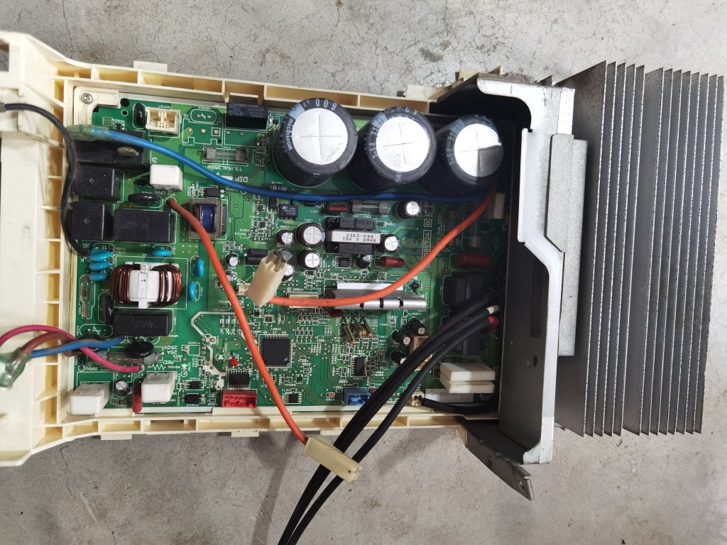 三菱空调主板测试电脑板