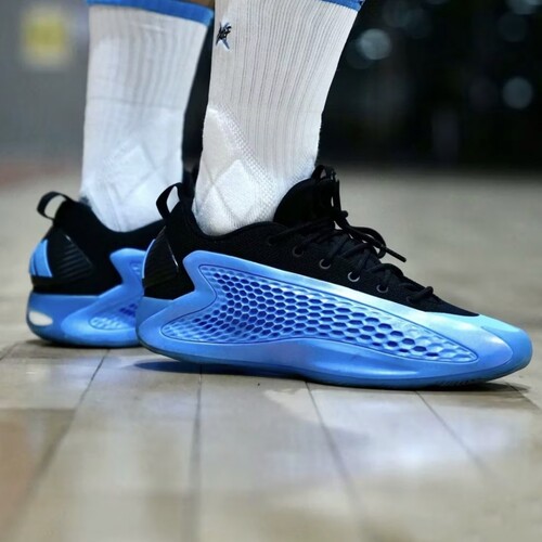 Adidas阿迪达斯爱德华兹1代AE1男子运动轻便实战篮球鞋JQ6139