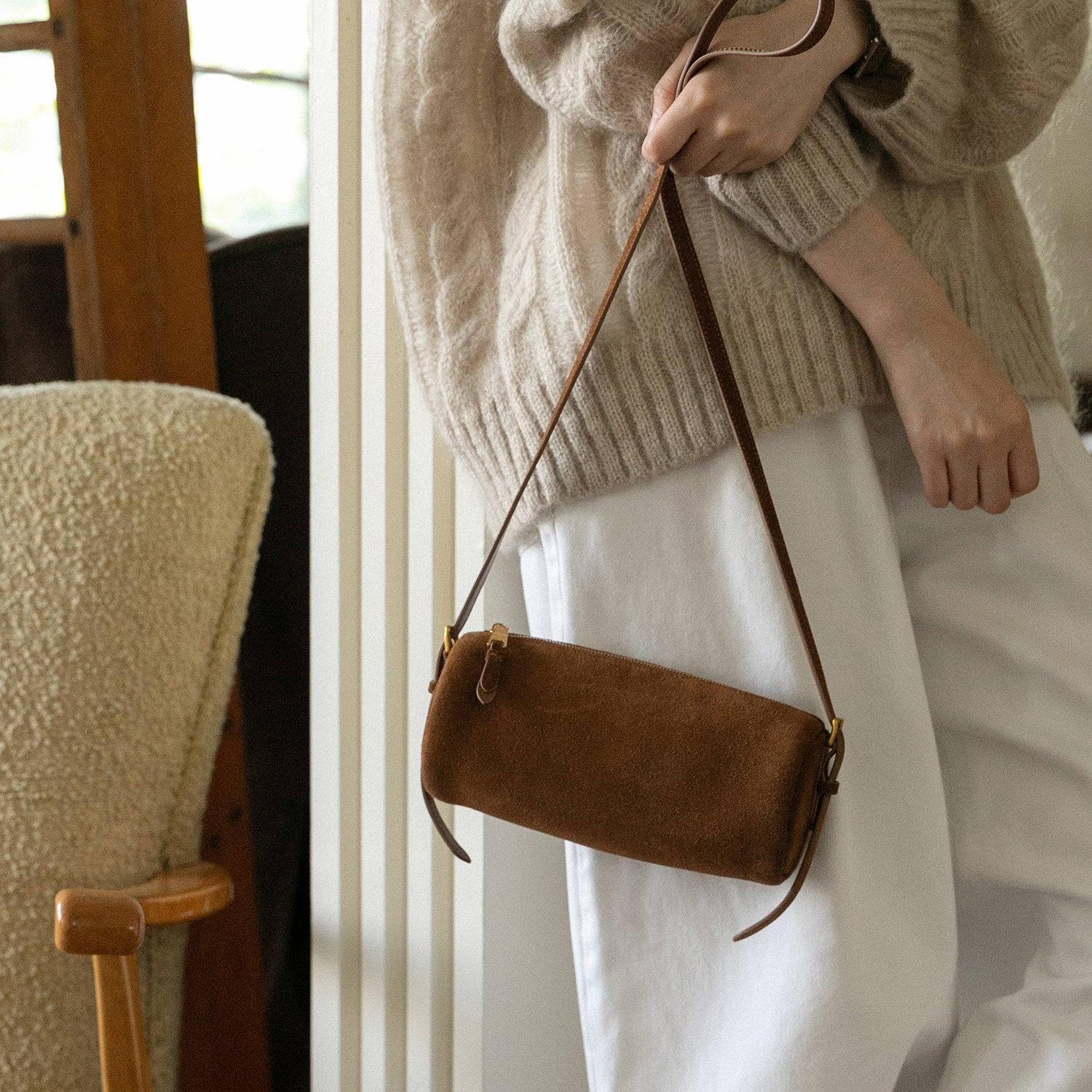 猴子家 霜序新裁 反绒磨砂牛皮圆筒包25秋冬复古枕头包单肩斜挎包