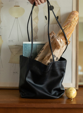 猴子家 “别致浪漫”里外全羊皮水桶包 25秋冬新款女包极简单肩包