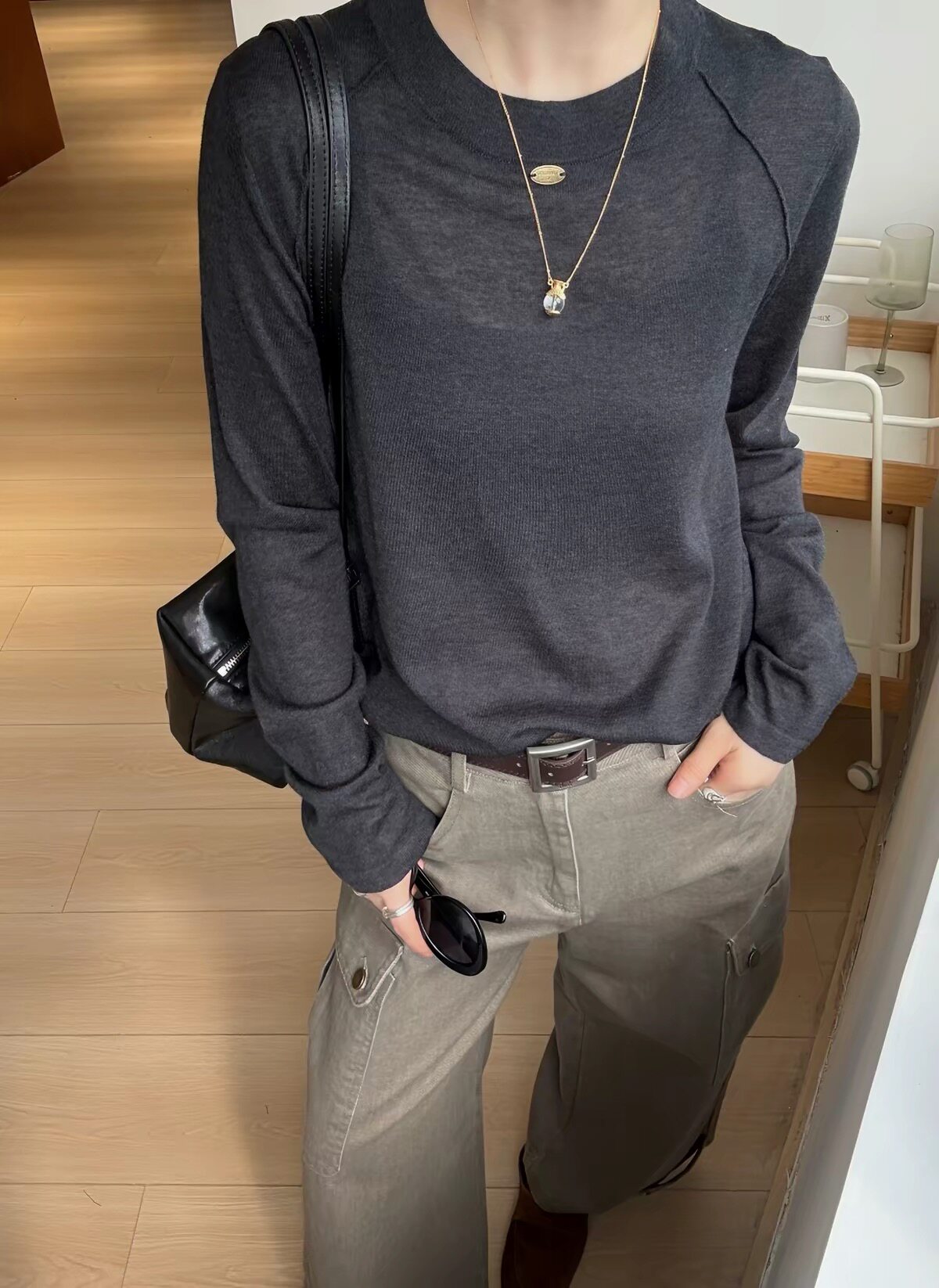 领口小标圆领细羊毛打底衫女欧洲站2026秋款女装欧货纯色长袖T恤
