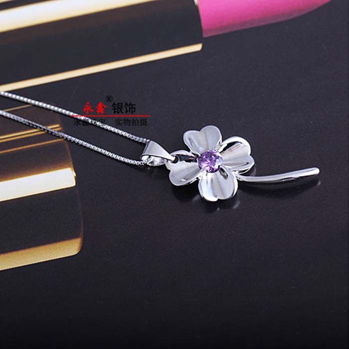 925纯银吊坠女时尚镶嵌爱心幸运草简约四叶草挂坠短款锁骨配饰