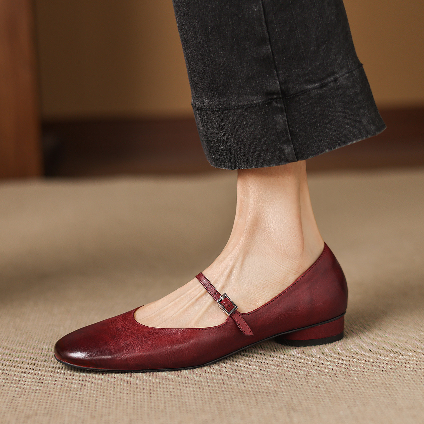 复古风极简真皮浅口单鞋女一字扣带玛丽珍女鞋圆头低跟四季平底鞋,女鞋,玛丽珍鞋,淘宝优惠券,粉丝福利购,淘宝优惠卷