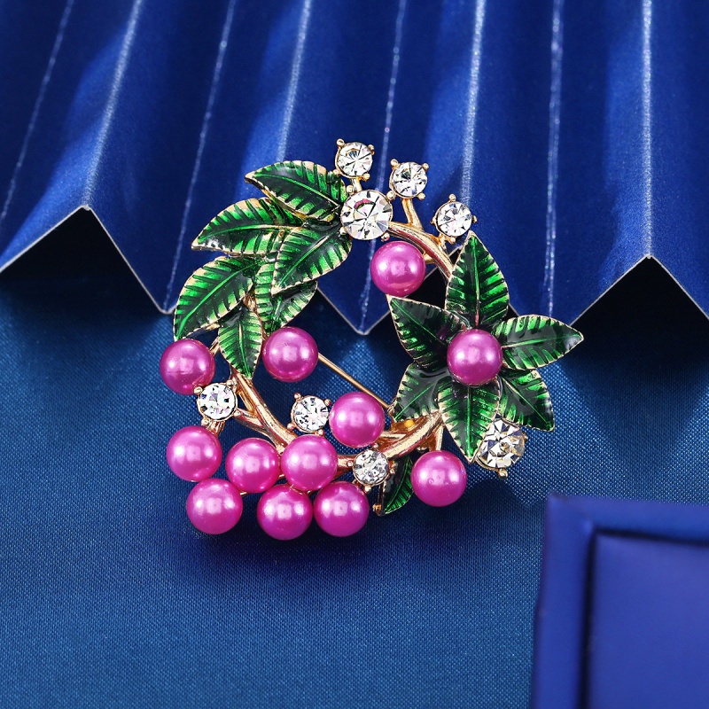 高颜值复古紫色花环珍珠胸针款式