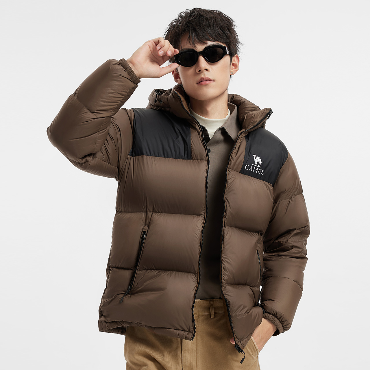 骆驼男装羽绒服男款排骨新款冬季黑色加厚外套保暖户外短款面包服
