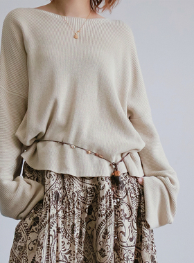 2025秋季新款女装米色宽松圆领长袖毛针织衫女简约风格宽松版型