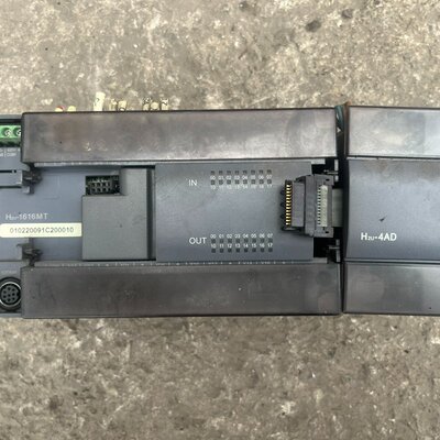 议价H2U-1616MT一台H2U-4AD外壳都有点破可维修