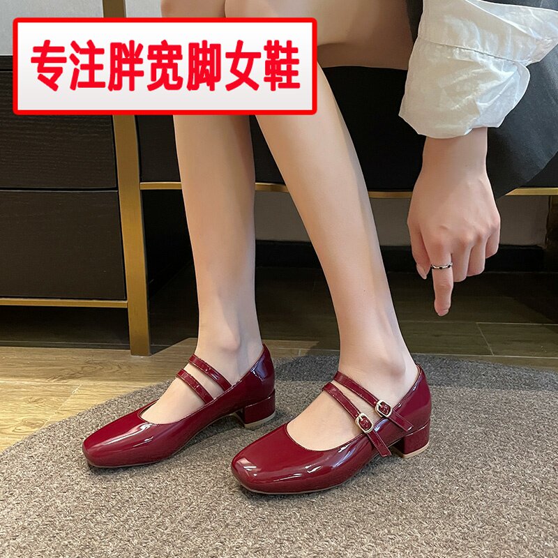 复古方头玛丽珍粗跟女配裙子高跟鞋夏 法式加肥脚宽大码单鞋41-43
