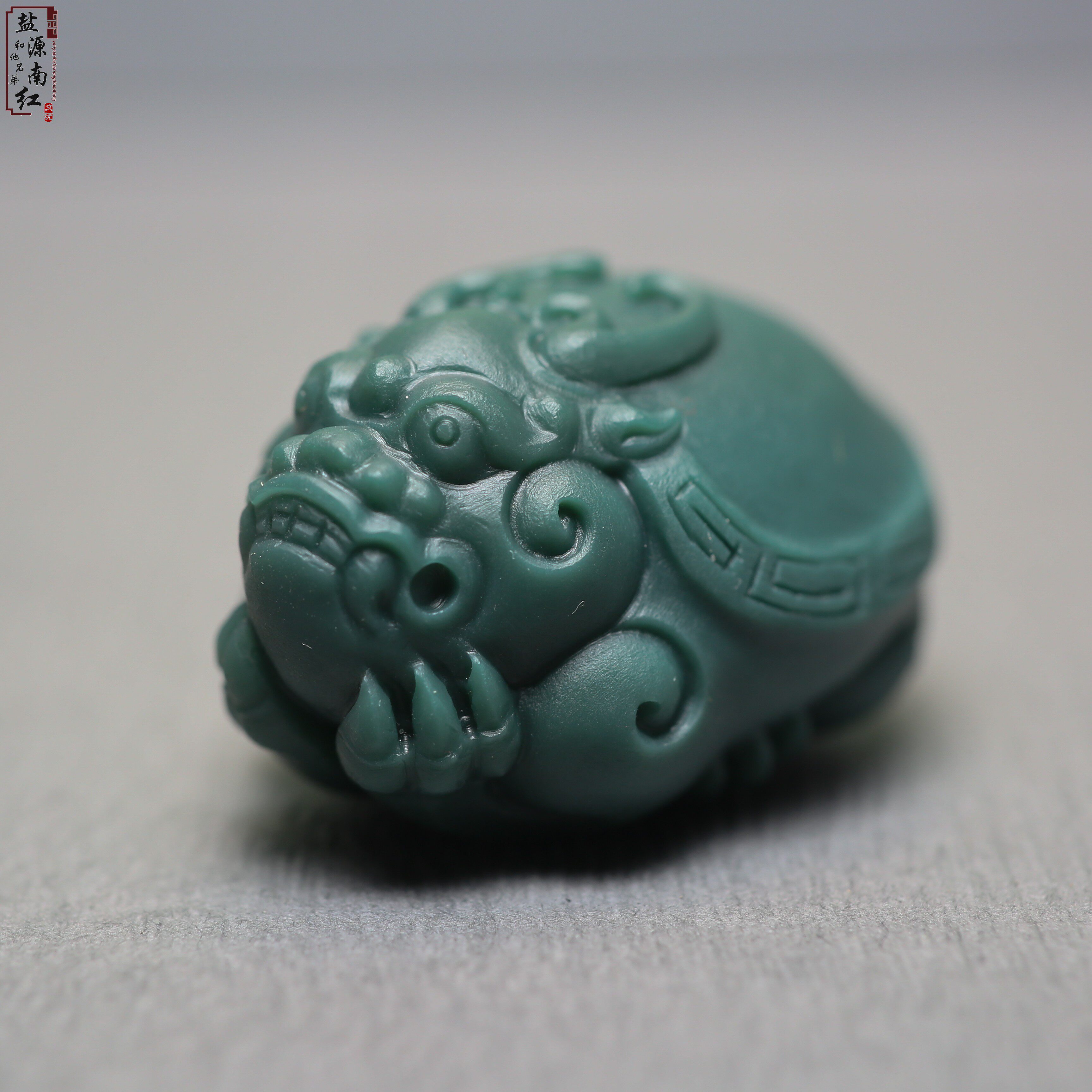 纯天然苏工雕刻阿拉善玛瑙雕件苏工貔貅阿拉善龙龟