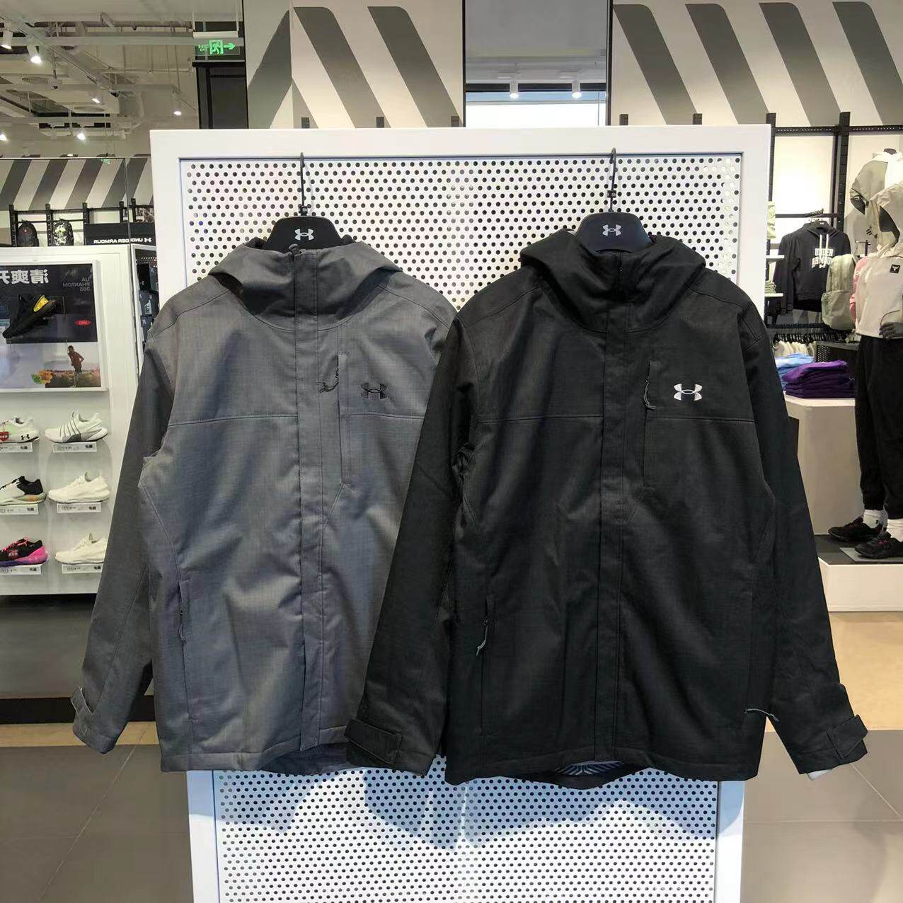 安德玛运动休闲男女三合一冲锋衣