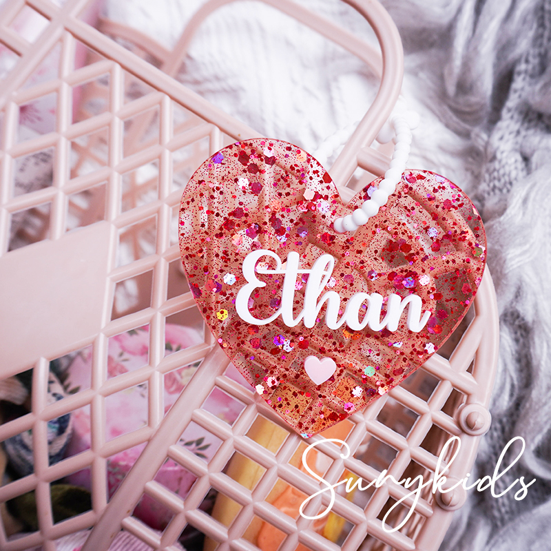 定制亮片亚克力名字爱心幼儿园书包挂牌伴手礼物挂件小学生钥匙扣
