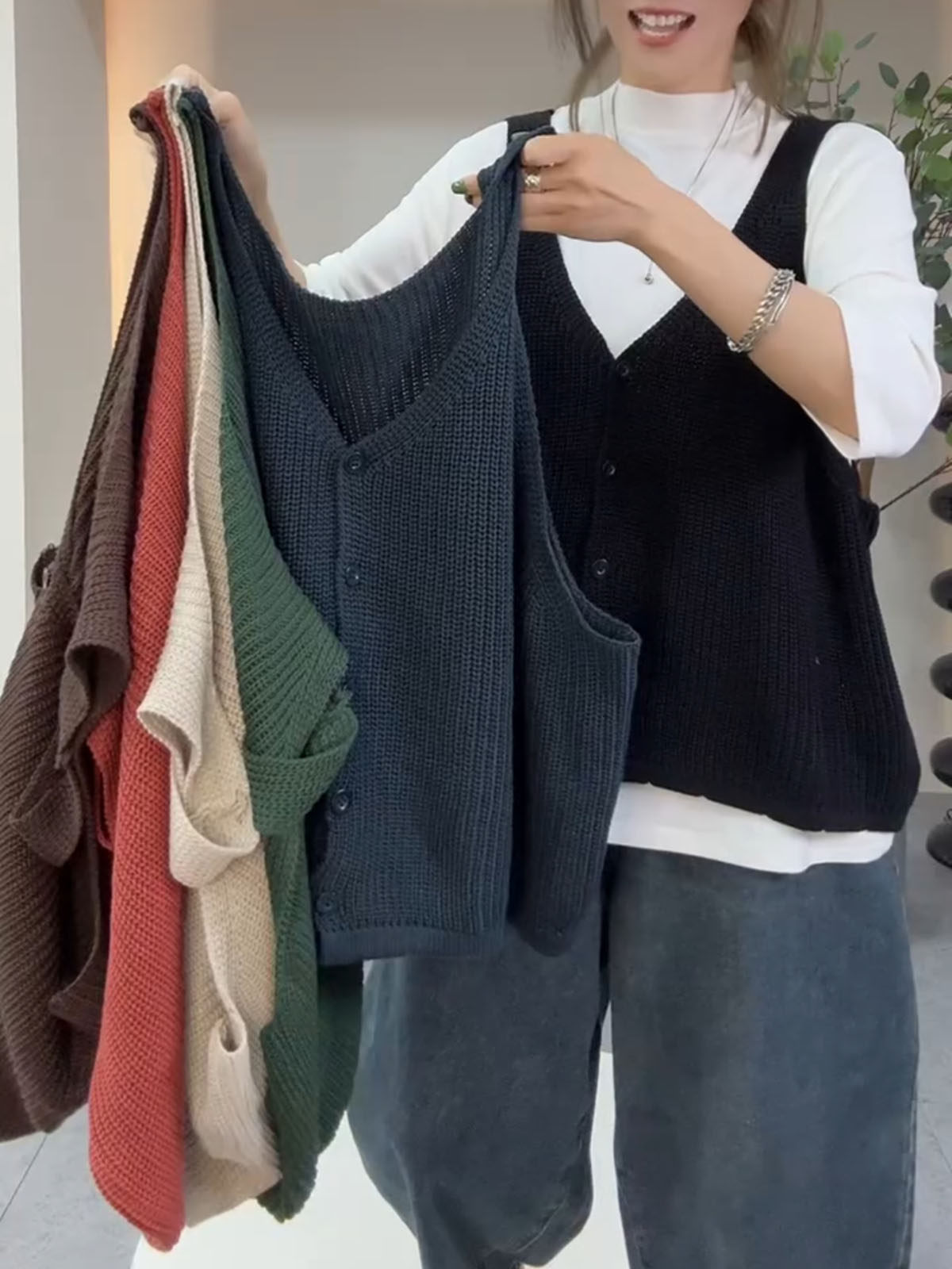 欧货2024秋季新款胖mm单排扣针织马甲背心女宽松显瘦无袖坎肩上衣