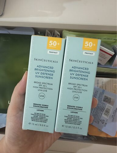 修丽可臻彩焕亮精华防晒乳 两个规格15ml和40ml都有 202707