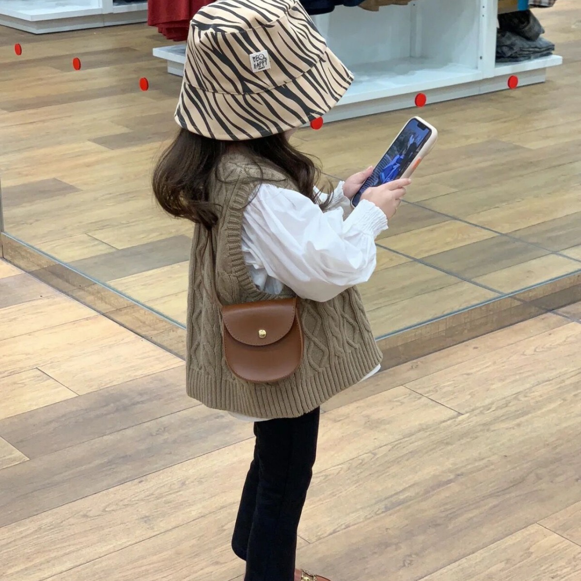 女童春秋喇叭裤泡泡袖衬衫马甲套装三件套宝宝洋气衣服2025新款潮