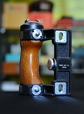 宾得（Pentax）6×7/67/67II系列中画幅相机用原装木质手柄