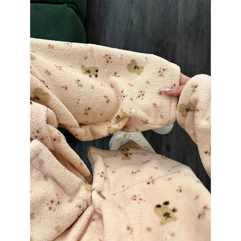 蕾丝花边拼接甜美小熊法兰绒长袖睡衣女秋冬季新款家居服加厚套装
