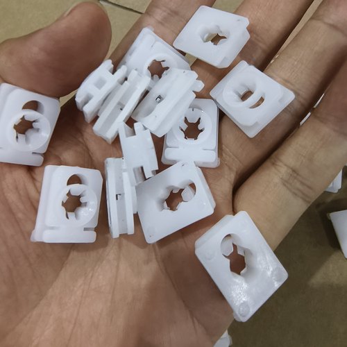适用奥迪A4 A4L Q7 B9车门下侧裙边梁护板装饰条固定塑料卡扣卡子