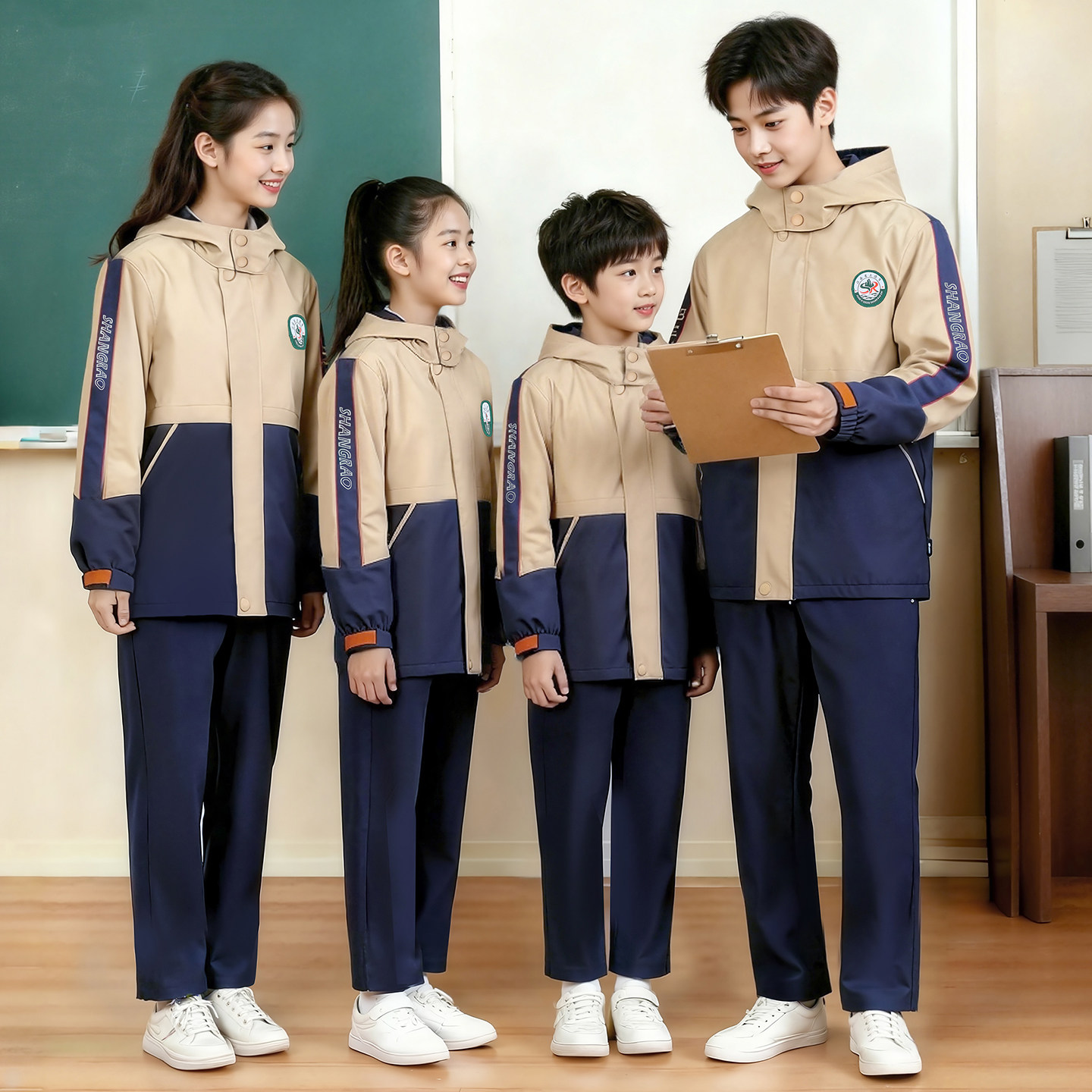江西省上饶市中2025年中小学生统一校服教育局指定秋冬冲锋衣