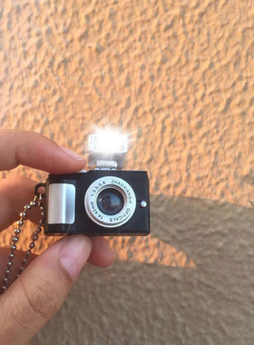 新品创意复古会发光的相机吊坠男女情侣款lLED灯可闪光项链