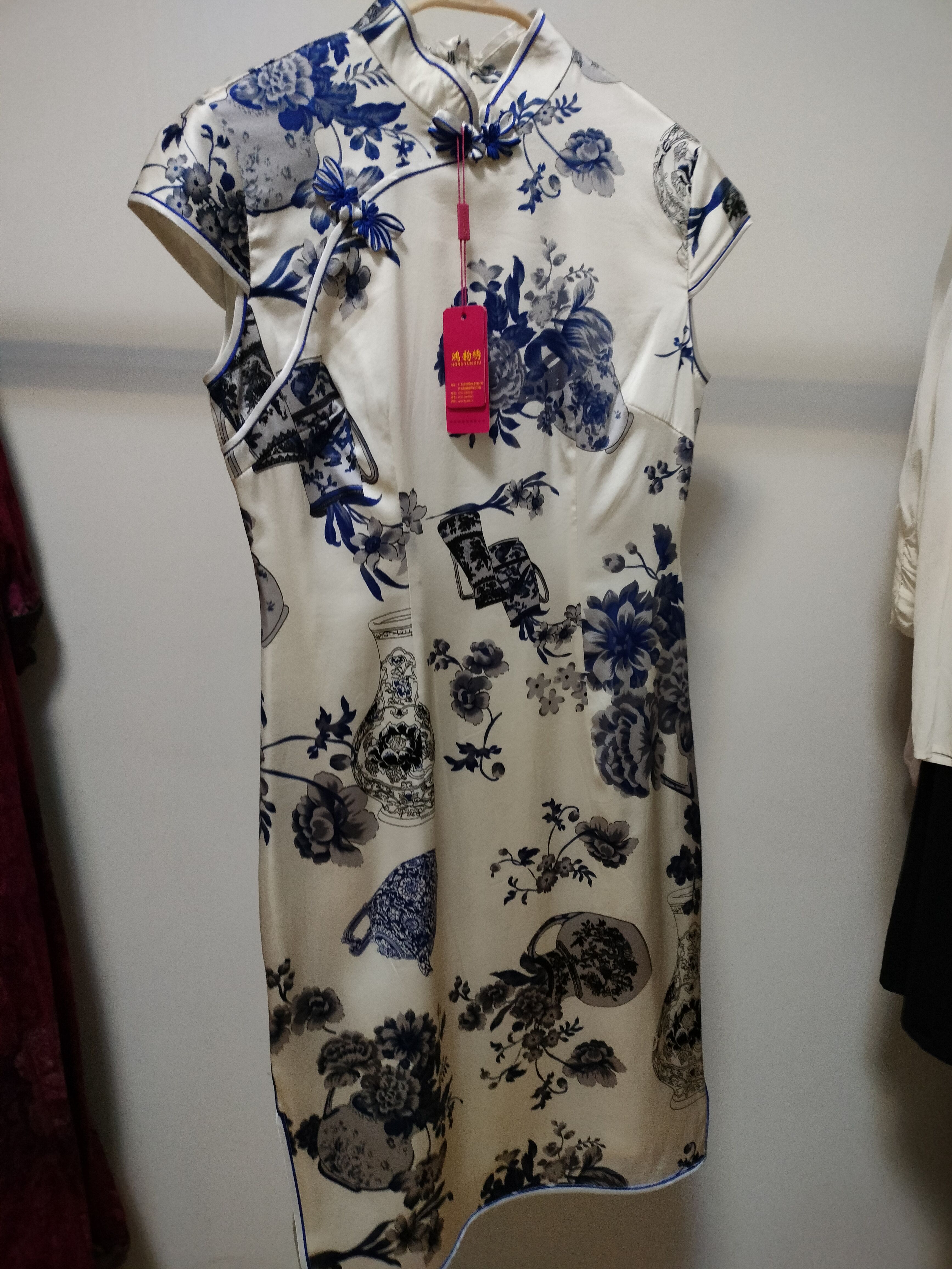 真丝桑蚕丝国风青花瓷短款旗袍