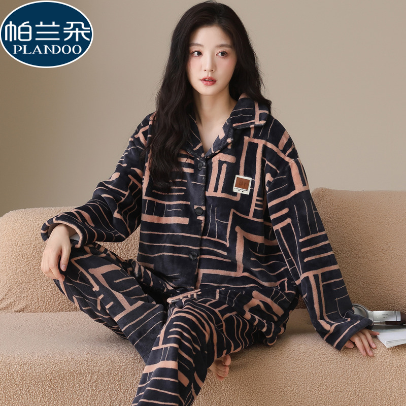 2025新款今年流行爆款睡衣女款加厚法兰绒秋冬季珊瑚绒家居服套装