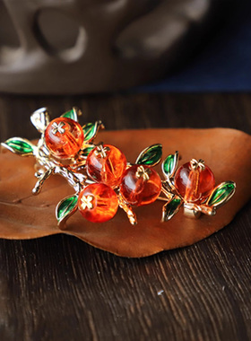 春夏配饰 心想事橙胸针 橙色浆果复古文艺百搭毛衣胸花高档精致女