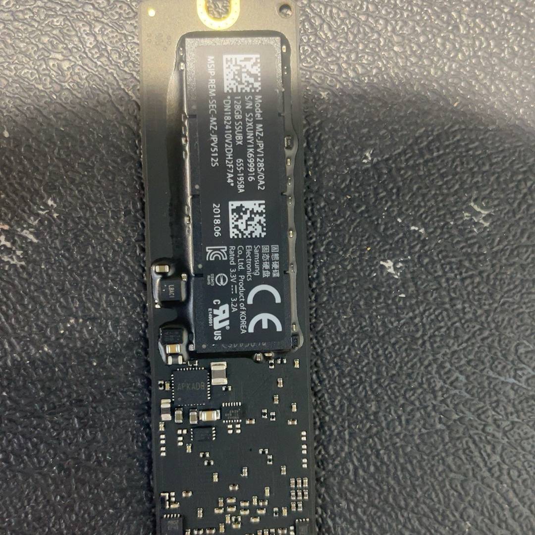 议价2017款 air a1466拆机 128g固态硬盘。成色很