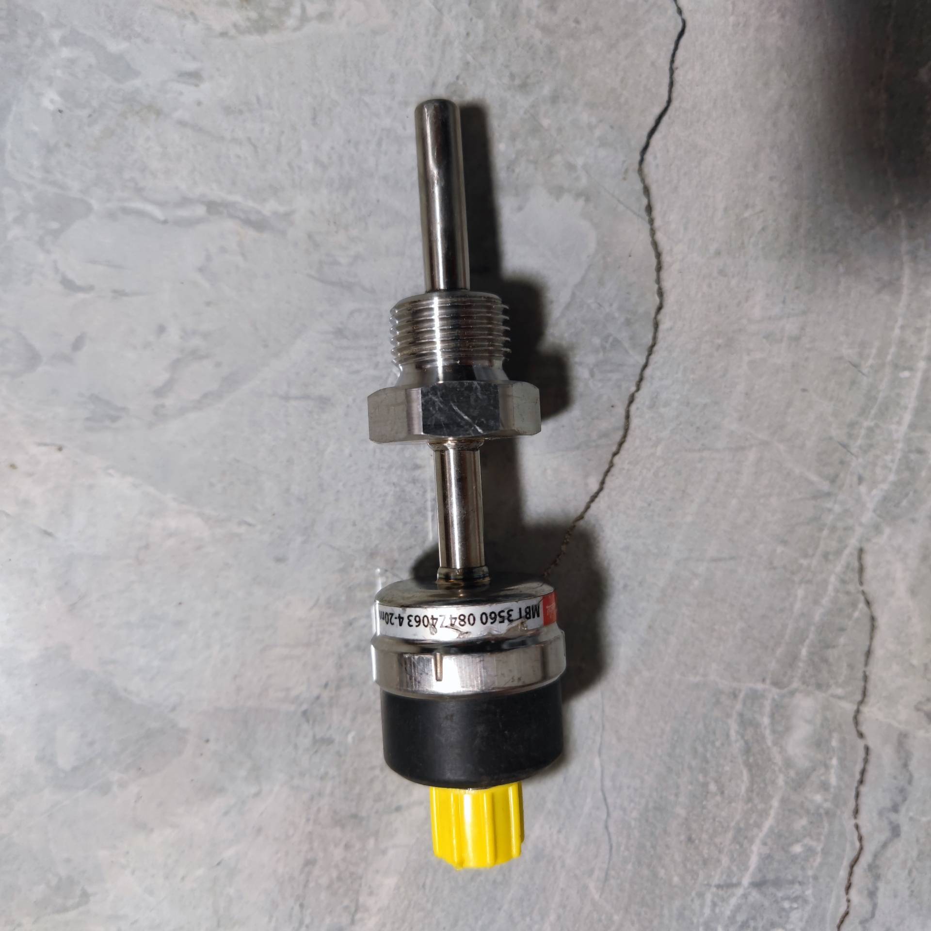 议价丹佛斯温度传感器MBT 3560 084Z4063 实物拍摄