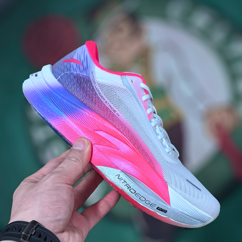 安踏女子跑步薄利多销