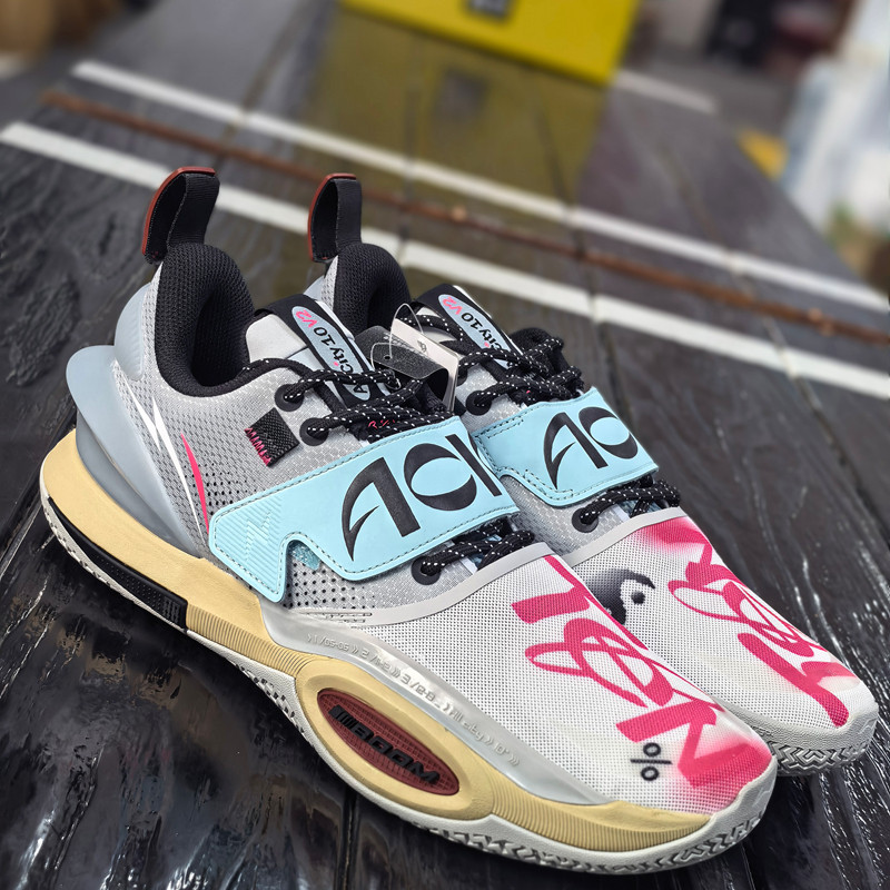 Lining 韦德全城10V2耐磨减震回弹低帮专业比赛实战篮球鞋ABAS059