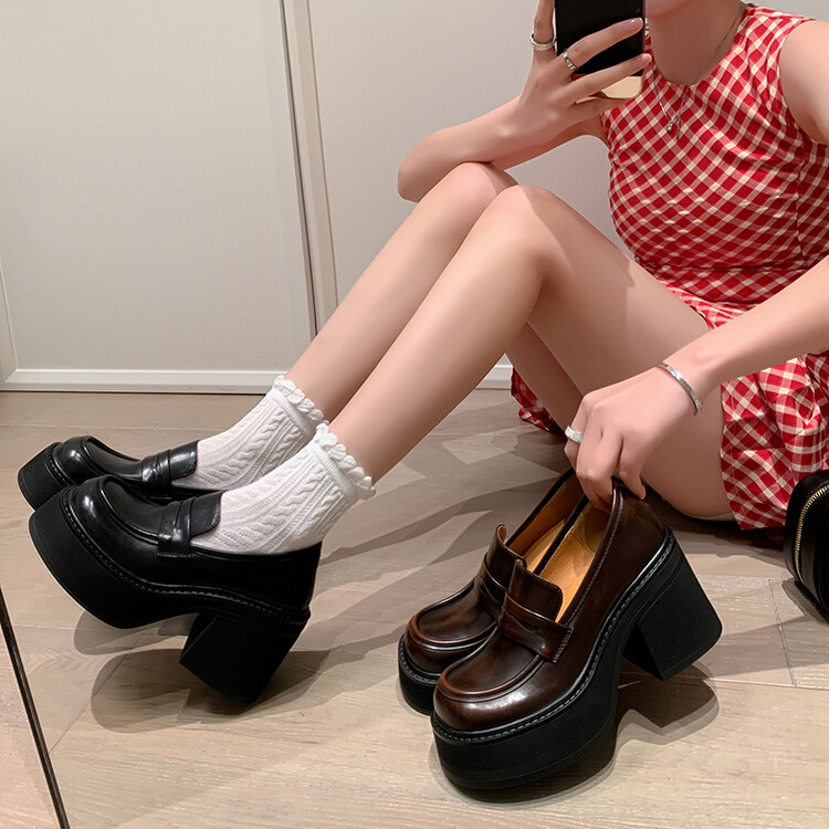 粗跟厚底圆头小皮鞋小个子