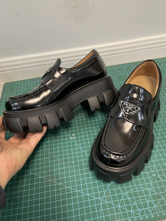 P家三角标厚底松糕乐福鞋女高跟单鞋2023春款英伦风增高小皮鞋女