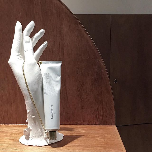 吴谨言魏璎珞推荐链条香水清新