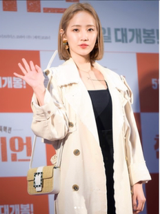 韩国正品代购HIGH CHEEKS誉恩同款18春夏草编水晶方扣迷你腰包