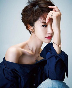 RECTO. 韩国正品代购 Irene高俊熙同款 一字领露肩 纽扣开袖衬衫