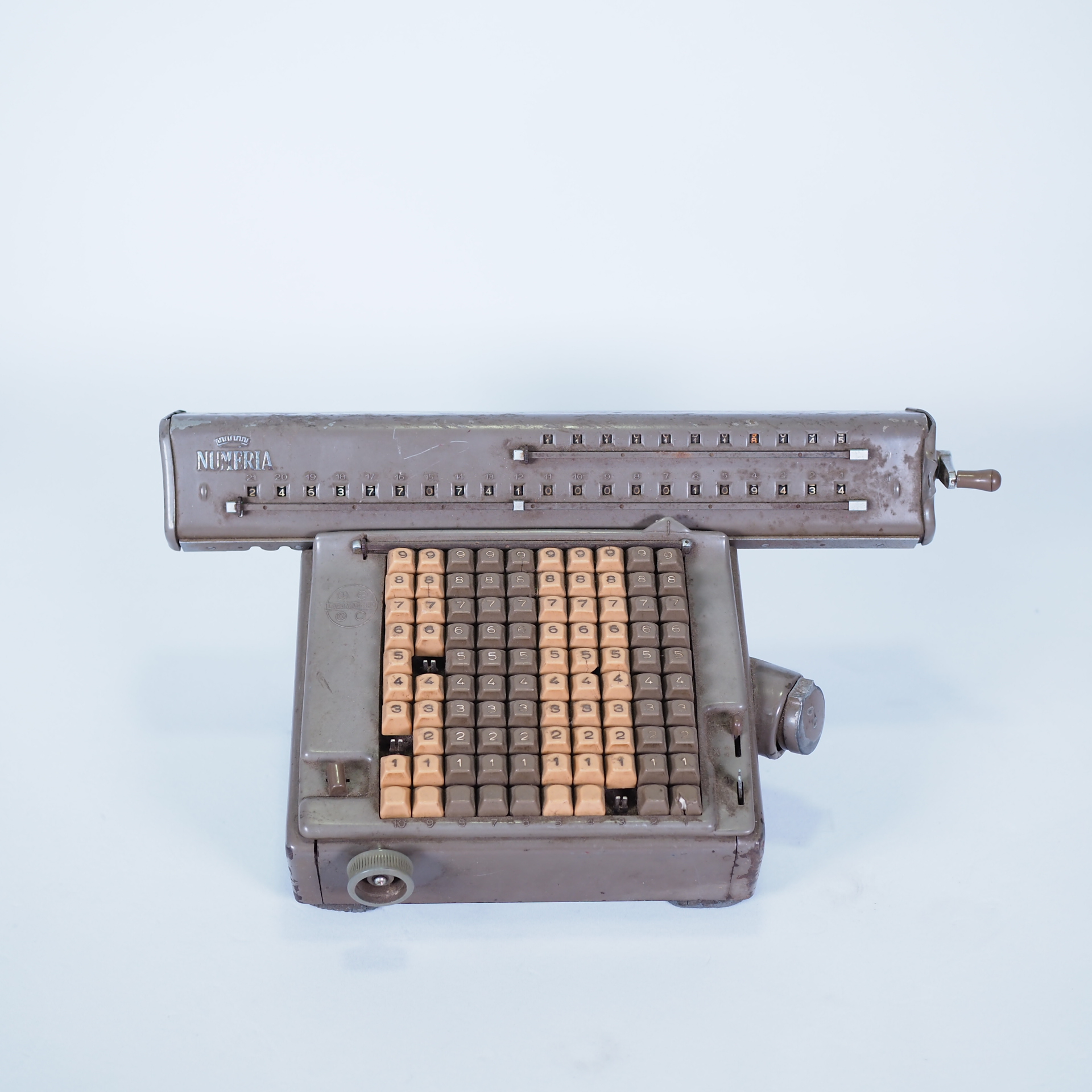 文旅古董意大利米兰NUMERIA机械手摇计算器西洋算盘故障馆藏摆件