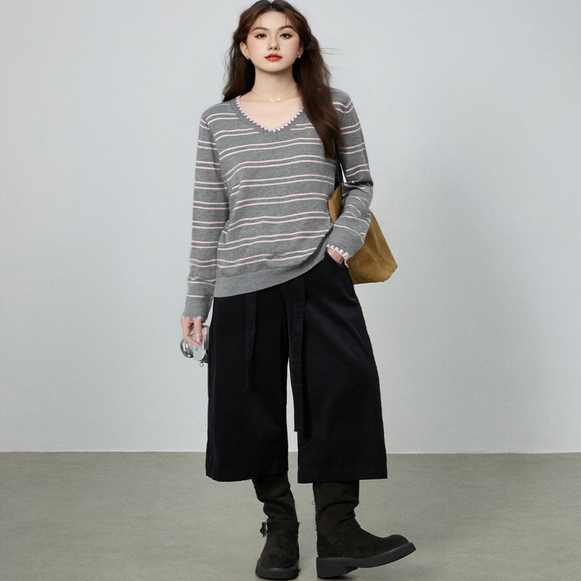 大码女装撞色v领长袖上衣条纹衫2025秋季新款胖mm宽松显瘦针织衫