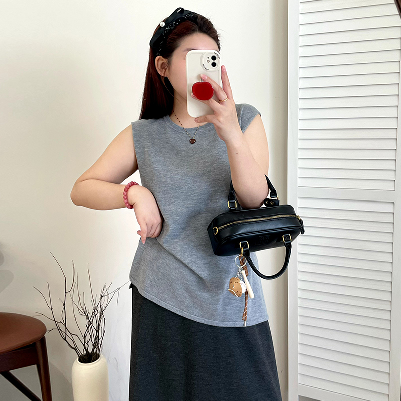 大码女装圆领无袖开叉上衣女外穿内搭背心秋2025新款胖mm针织马甲