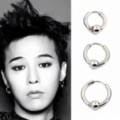 日韩潮牌嘻哈耳环男单只高级感个性 简约钛钢耳扣耳钉女黑色刻字