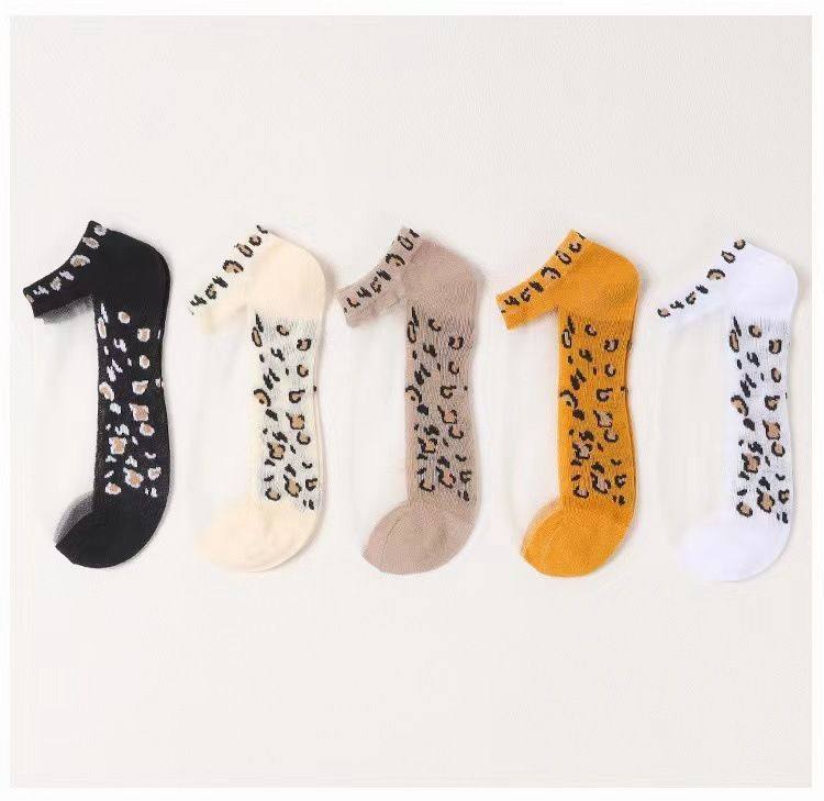 夏季冰丝袜子女短筒ins水晶袜玻璃丝短袜绣花卡丝船袜透气防勾丝