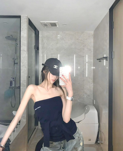 元气miu女孩 元英同款miu系列斜肩针织衫