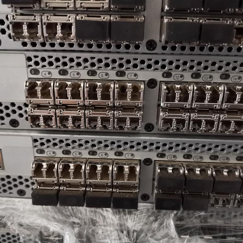 EMC DS-300B 8GB光存储交换机 支持8口/16口/24口激活 可选配模块
