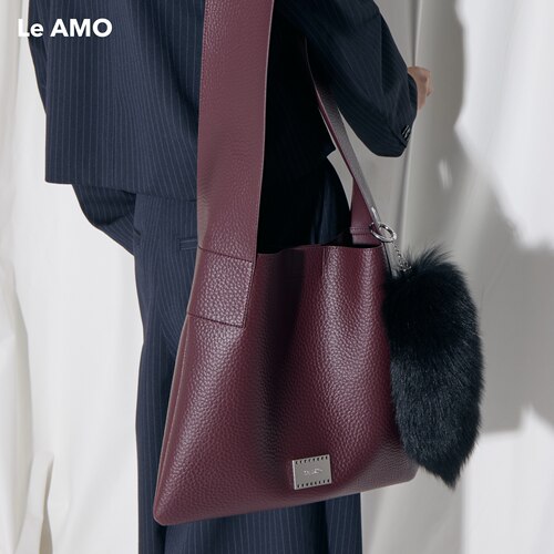 荔枝纹宽肩带方形斜挎包