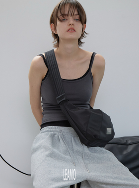 LE AMO｜原创'CHILL'轻便尼龙布简约百搭 可斜挎流浪牛角包_2色