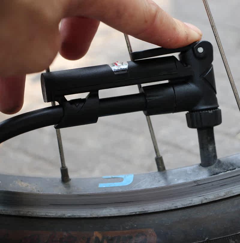 Pompe à vélo GIANT - Ref 2388190 Image 3