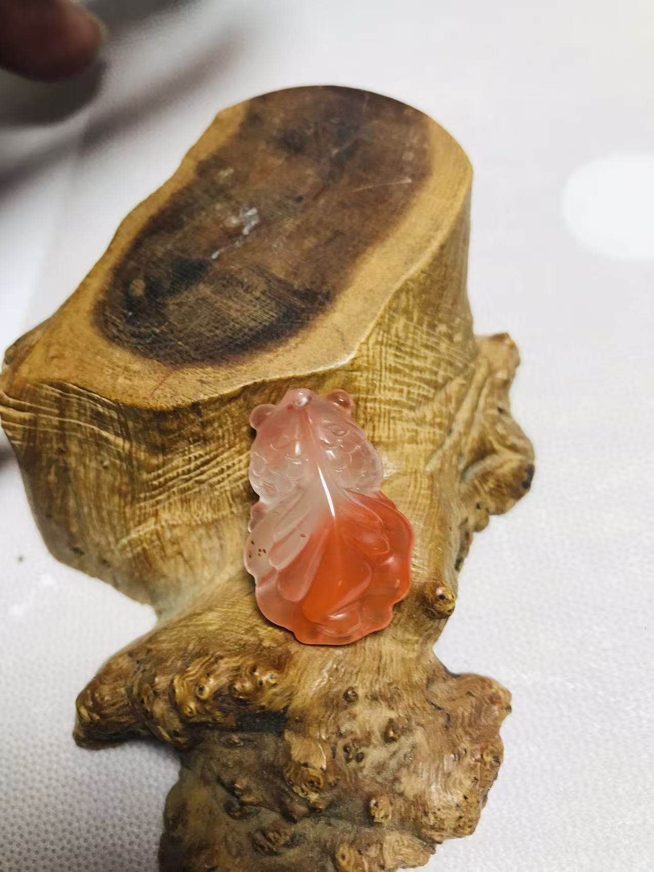 天然南红玛瑙金鱼吊坠挂件项链毛衣链27*18*9mm