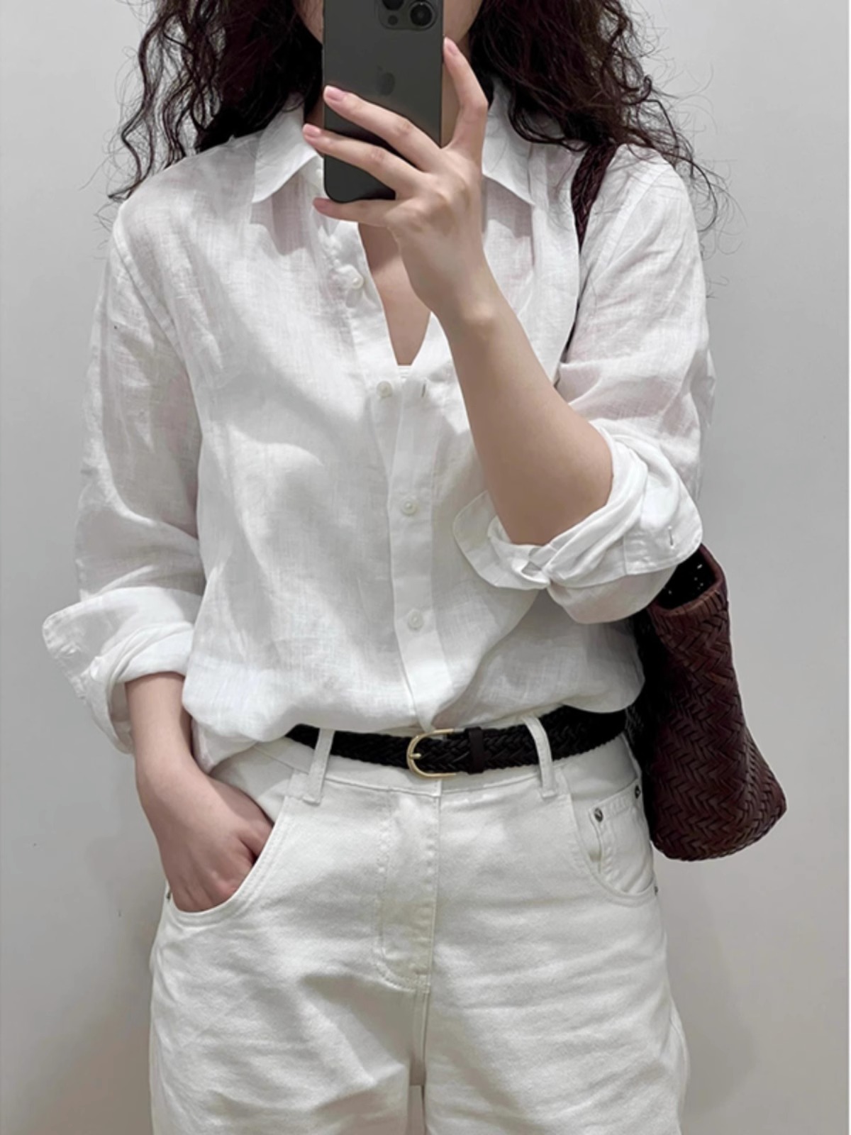 白色棉麻长袖防晒衬衫女秋季薄款亚麻外搭开衫衬衣设计感小众上衣