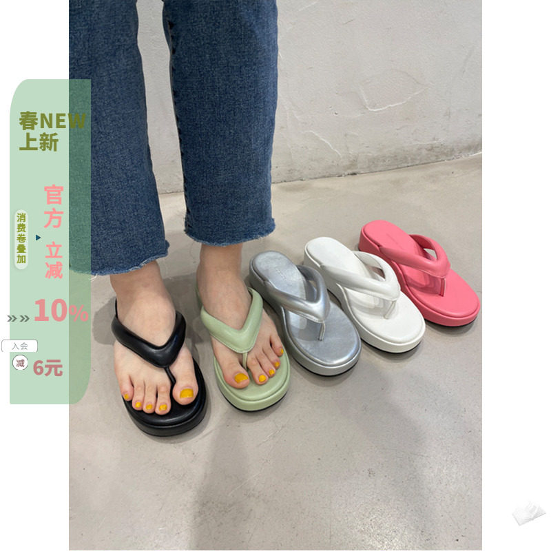 现韩国东大门女鞋2023夏chic松糕厚底糖果色银色厚底夹趾拖人字拖